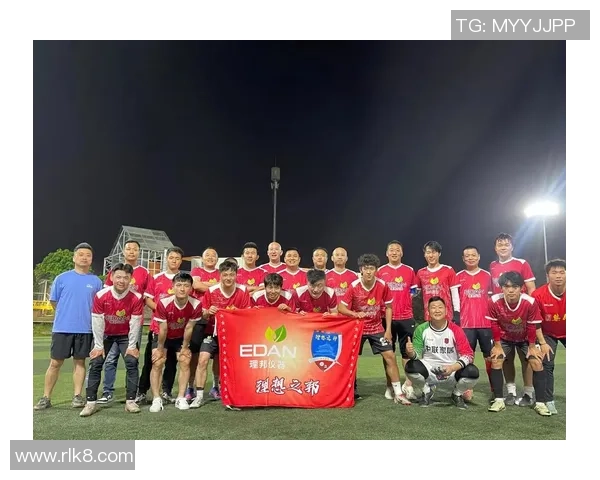 西安足球队奋勇拼搏的传奇之路与锦标赛的辉煌成就